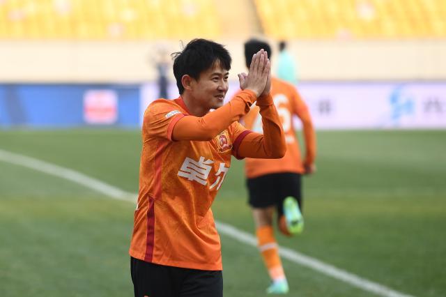 华体会-8号8分钟凝聚江城生涯 低调姚翰林展现传奇本色