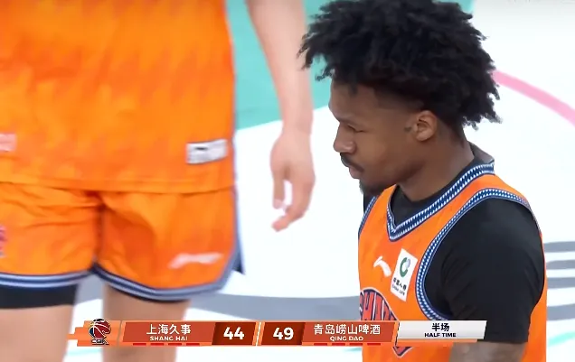 华体会官方网站-CBA常规赛：张镇麟8分&amp;amp;段昂君7分，青岛半场49-44领先上海